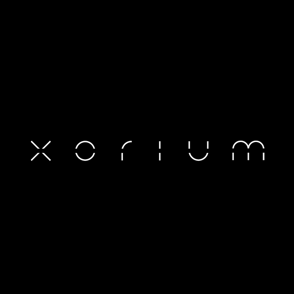 「xorium」のロゴ