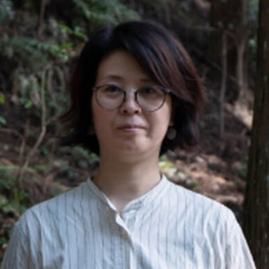中磯まき子氏