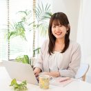 「笹井奈央子」のロゴ