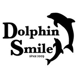 「株式会社ドルフィンスマイル」のロゴ