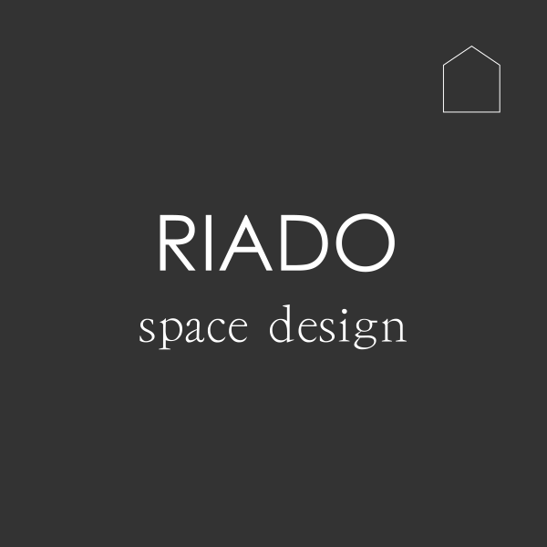 「RIADO」のロゴ