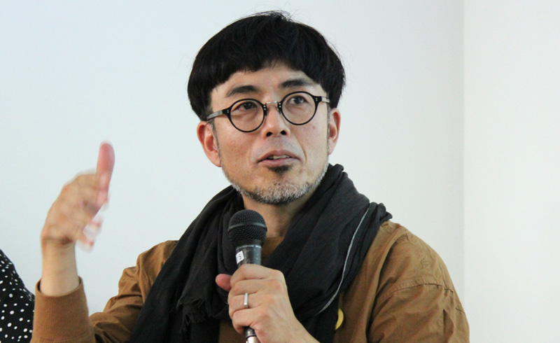 鞍田崇氏