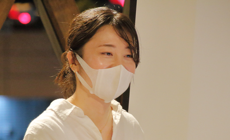 井ノ上智里氏